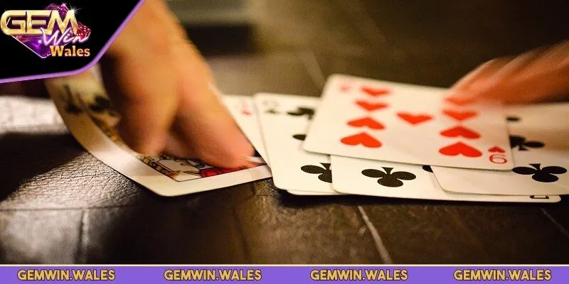 Lựa chọn phòng chơi Phỏm phải phù hợp để hạn chế rủi ro